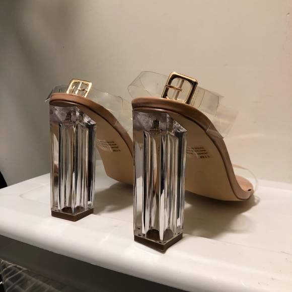 Fashion Nova Shoes - Women’s Fashion Nova Size 11 heeled Sandal